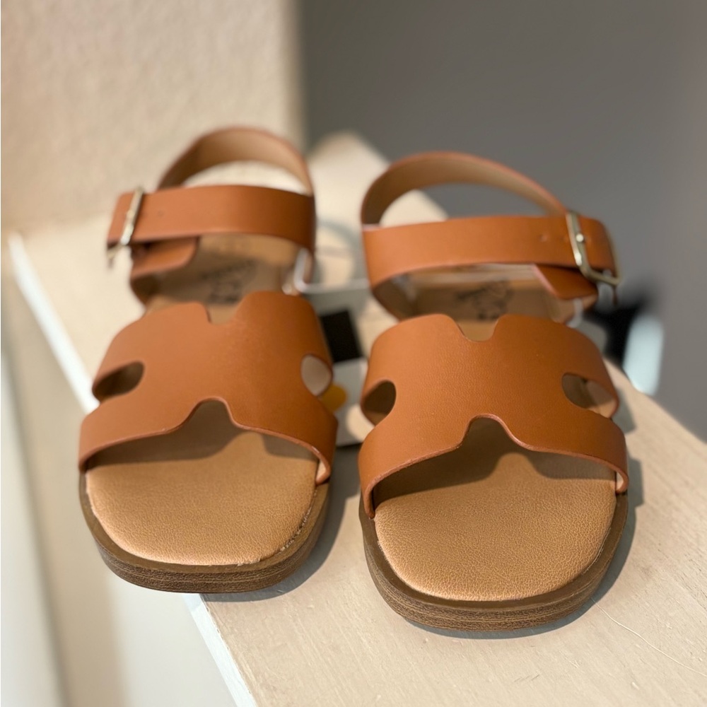 Art Class Kids Mari Ankle Strap Sandals Girls Size 1 Gold Buckle Cognac NWT - Picture 3 of 6